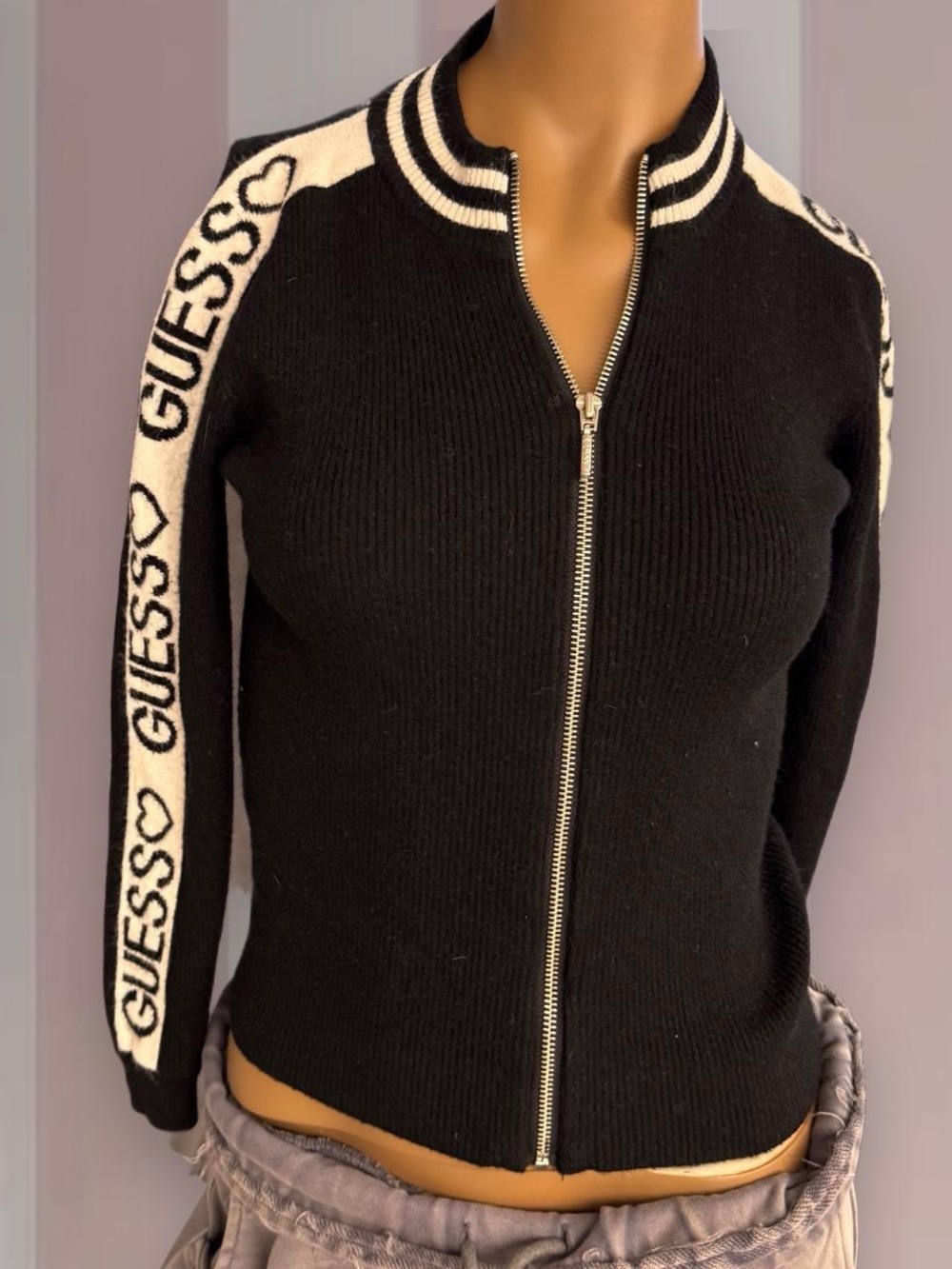 Guess Y2K knit Zip Up W/ Logo Down Sleeves